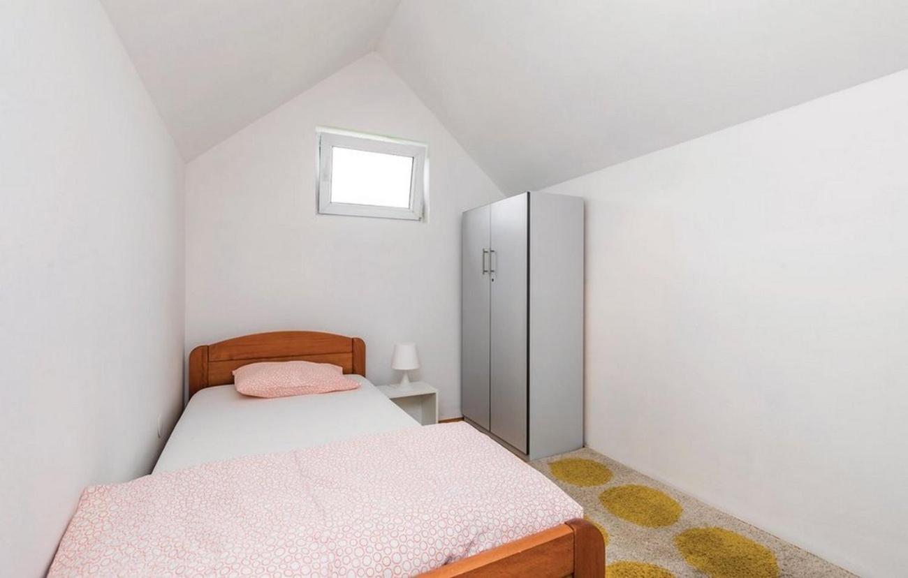 Apartments For Families With Children Jasenak, Karlovac - 17501 Bilik gambar