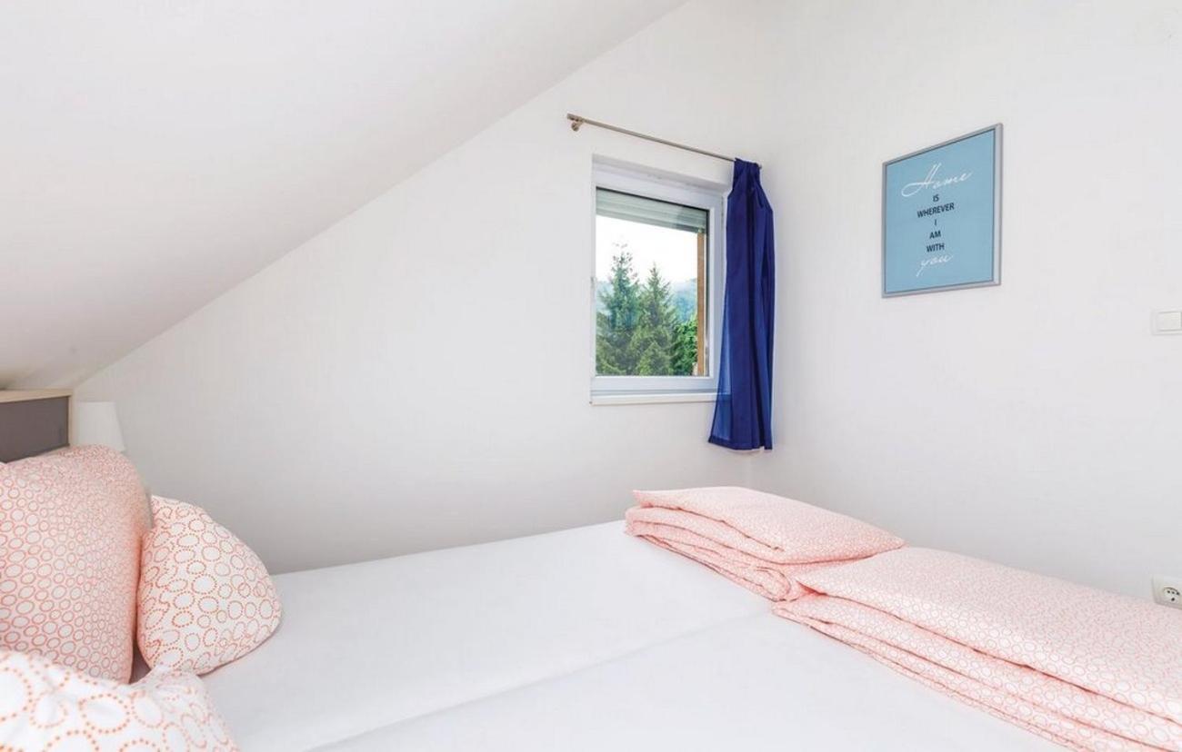 Apartments For Families With Children Jasenak, Karlovac - 17501 Bilik gambar